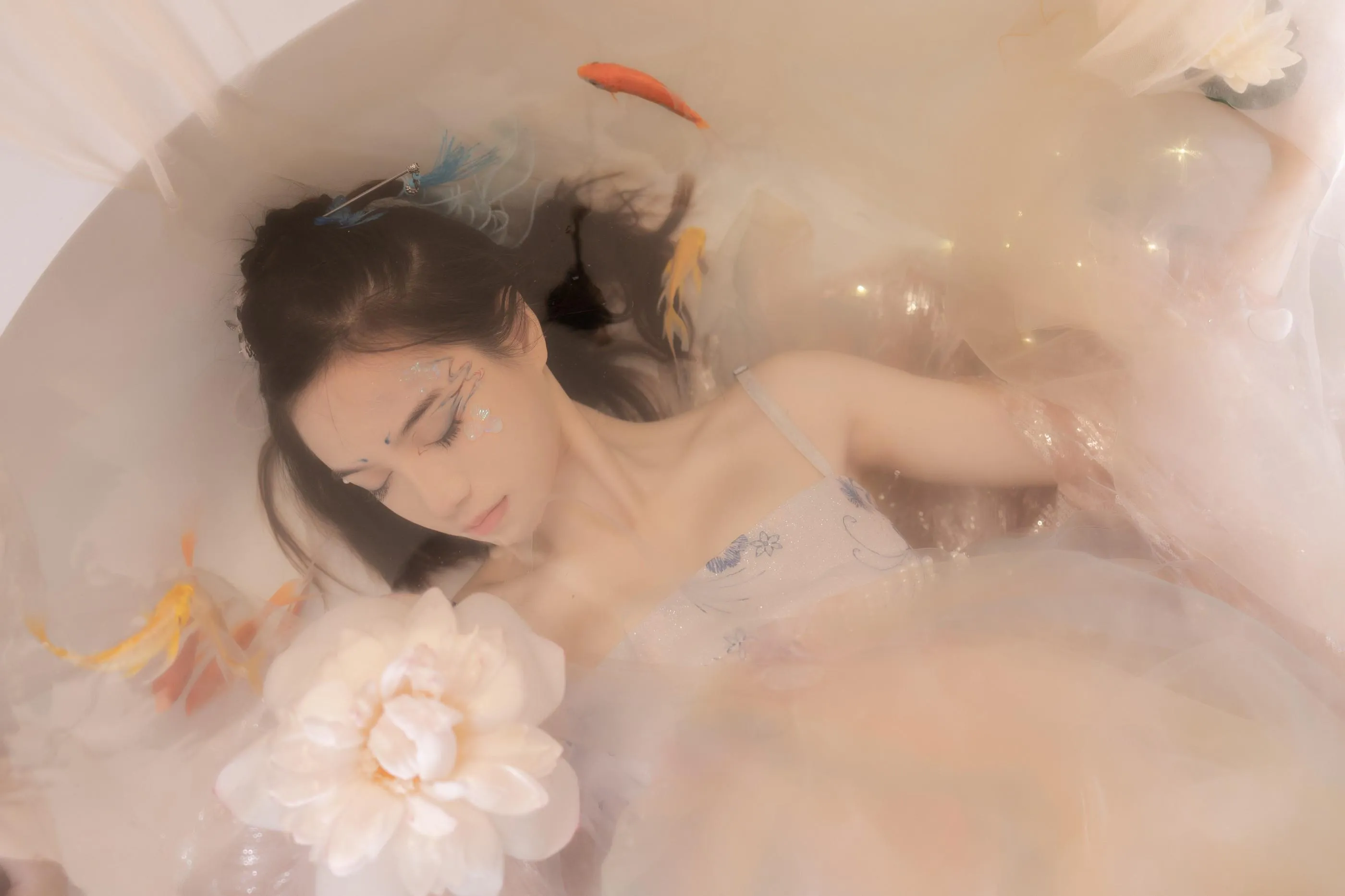 [艺图语] 2022.06.11 真金鱼姬 贰加六 [28P]插图